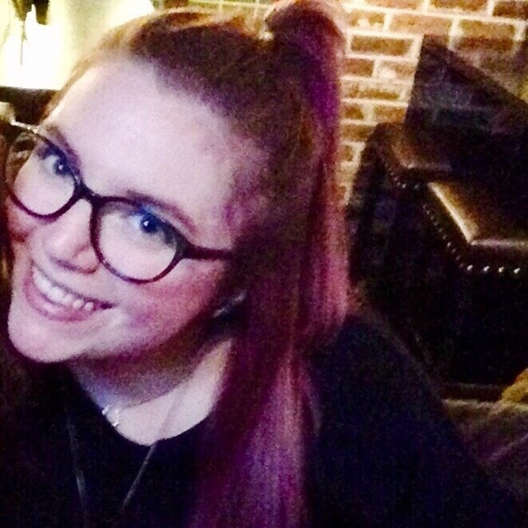 Meet your Posher, Jenna - Picture 1 of 1